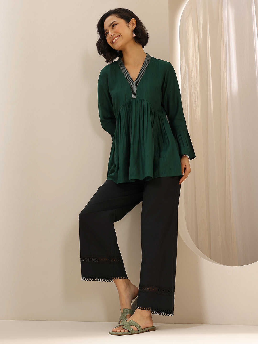 Anouk Black Solid Cotton Palazzos