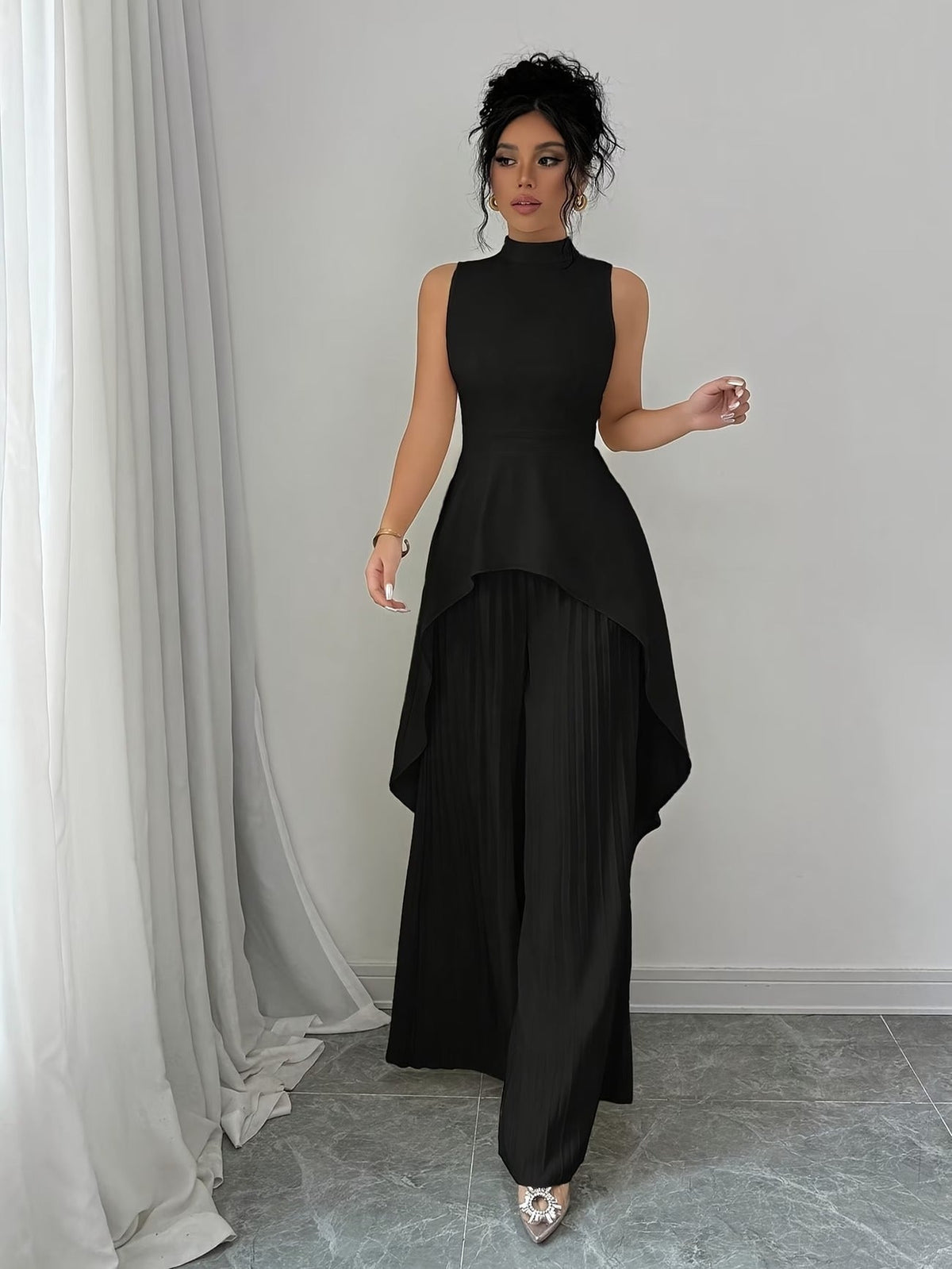 Elegant Sleeveless Stand-Collar Top & Pleated Trousers Set – Women’s Chic High-Low Two-Piece Suit