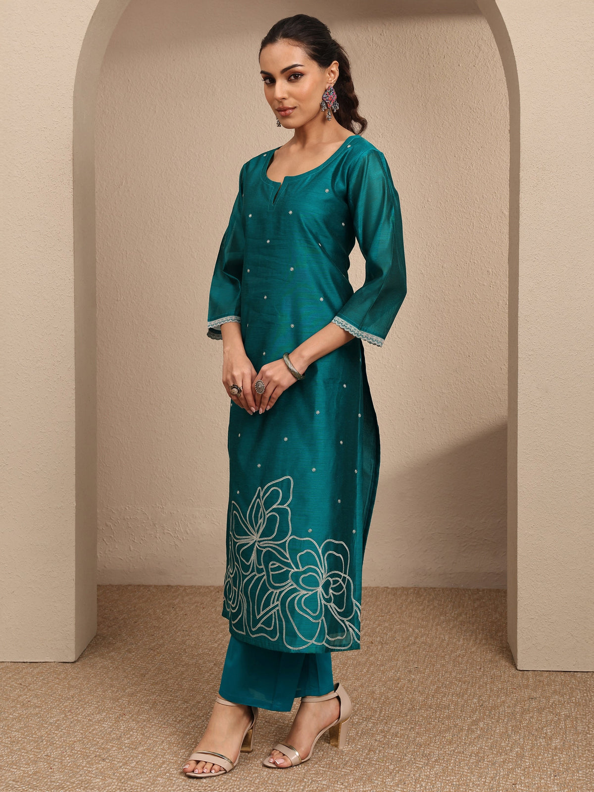 Anouk Green Embroidered Silk Blend Straight Suit Set With Dupatta