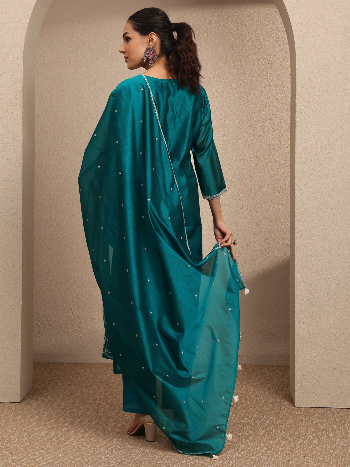 Anouk Green Embroidered Silk Blend Straight Suit Set With Dupatta