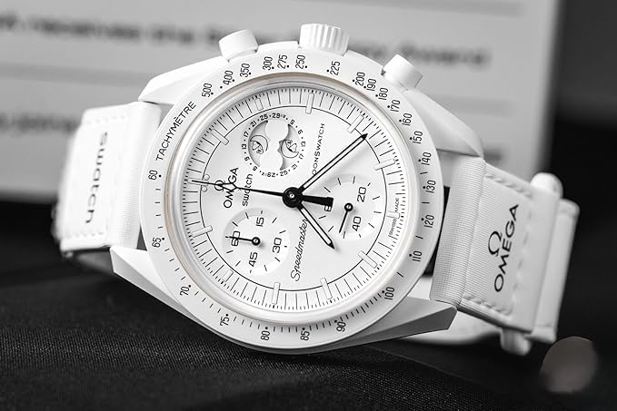 Slim Design Acetate Speed Master Watch With Polished Look