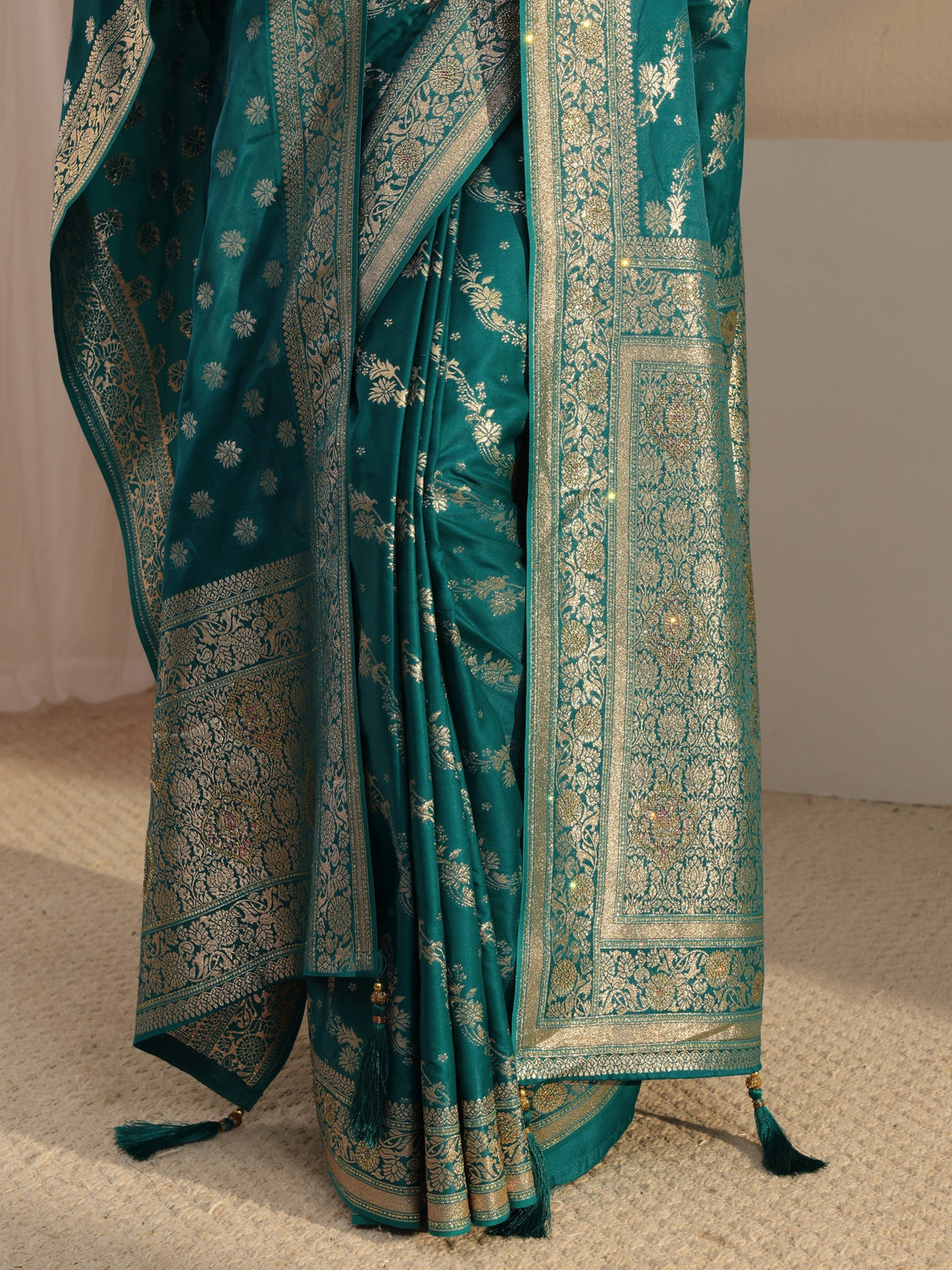 Anouk Green Banarasi Satin Saree With Unstiched Blouse Piece And Dupatta