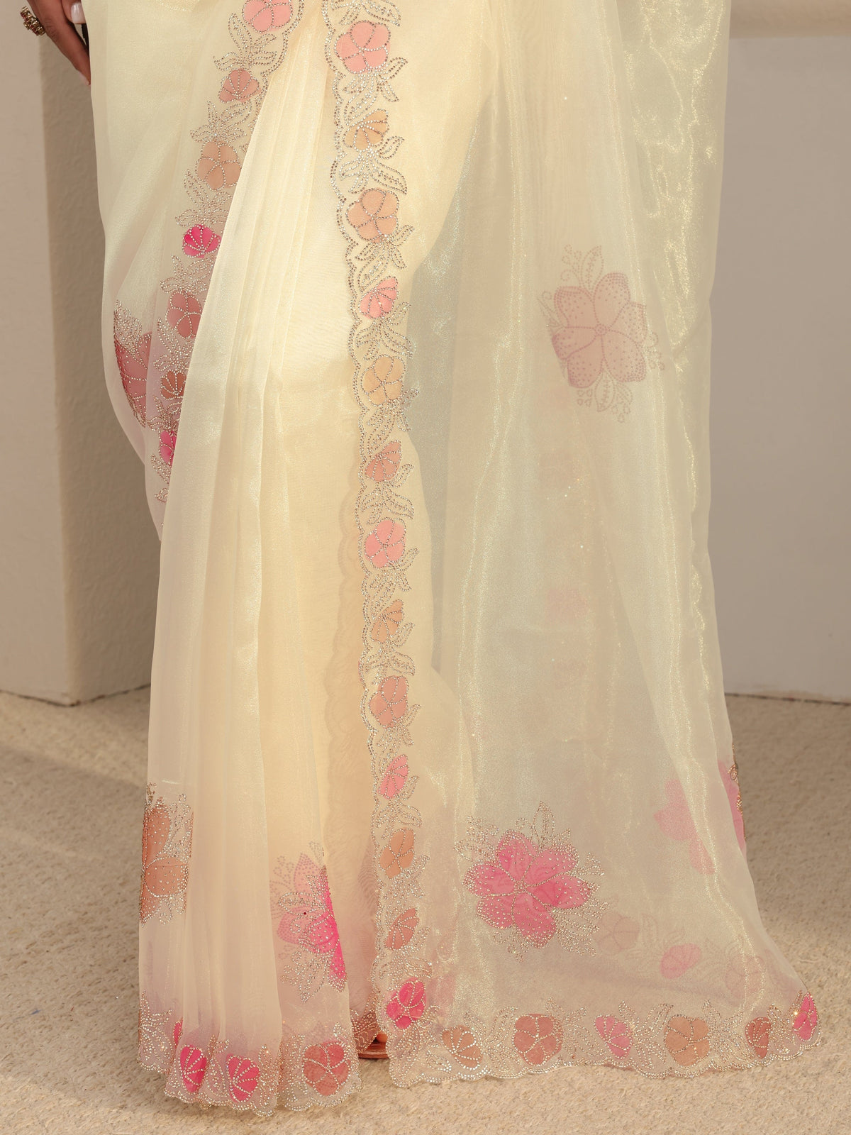 Anouk Ivory Floral Embellished Organza Sareewith Unstitched Blouse Piece