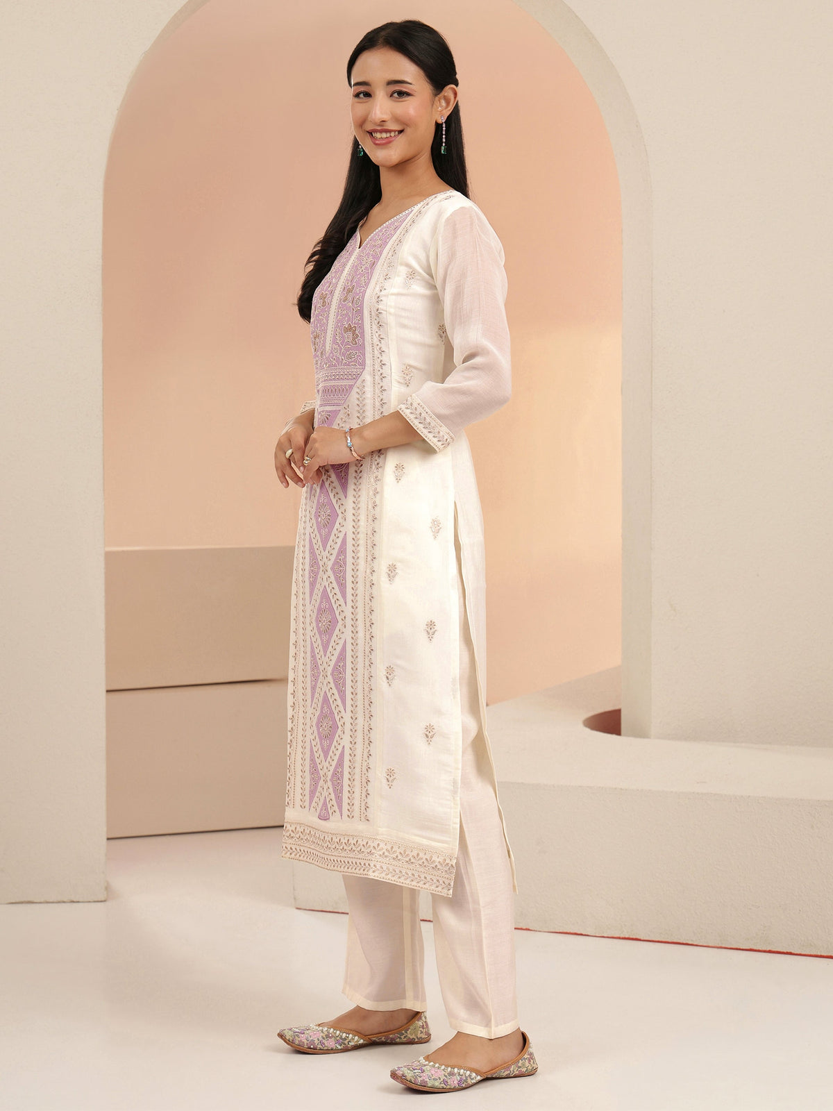 Anouk White Floral Embroidered Chanderi Cotton Straight Suit Set