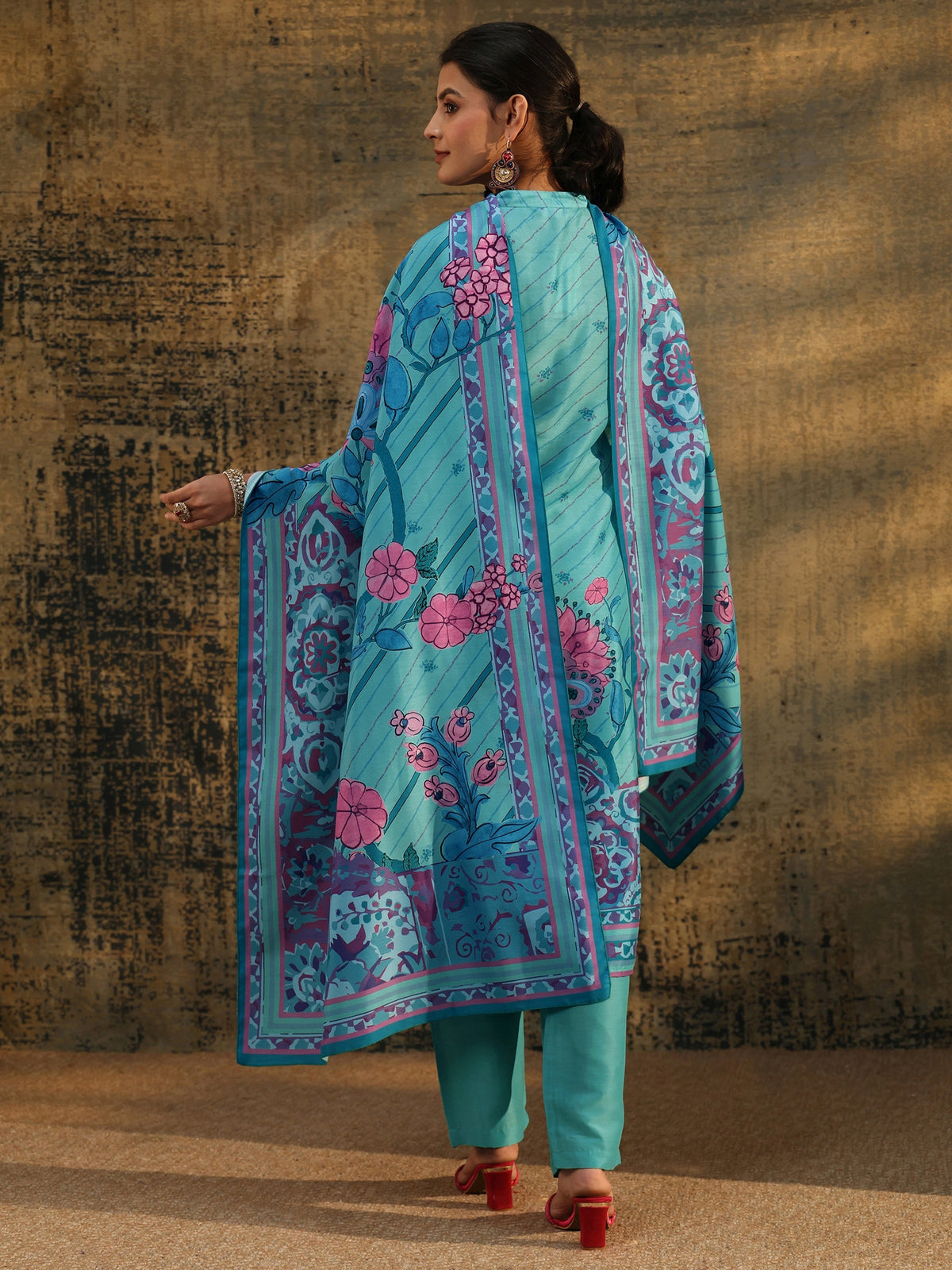 Anouk Turquoise Blue Floral Printed  Muslin Straight Suit Set