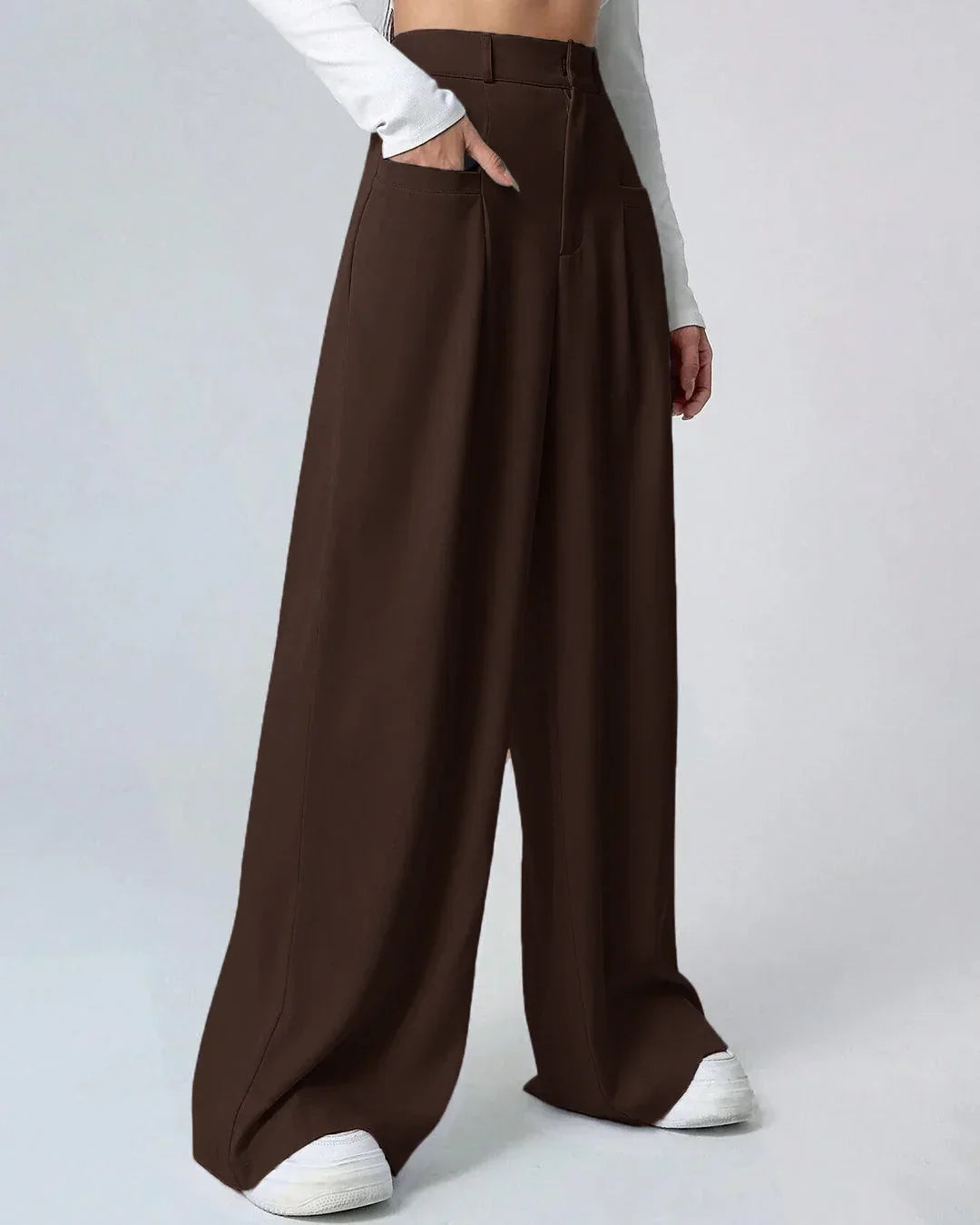 High-Waist Pleated Wide-Leg Trouser in Coco