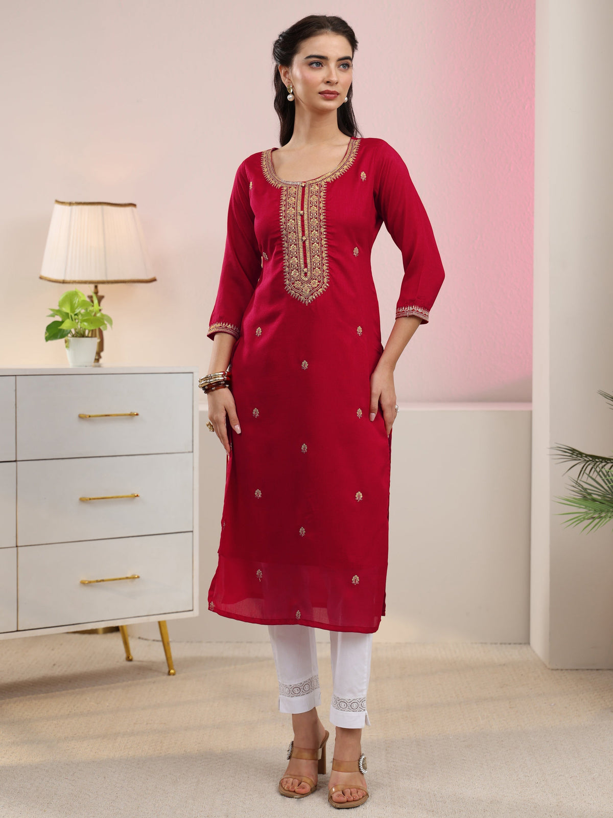 Anouk Red Floral Embroidered Silk Blend Straight Kurta