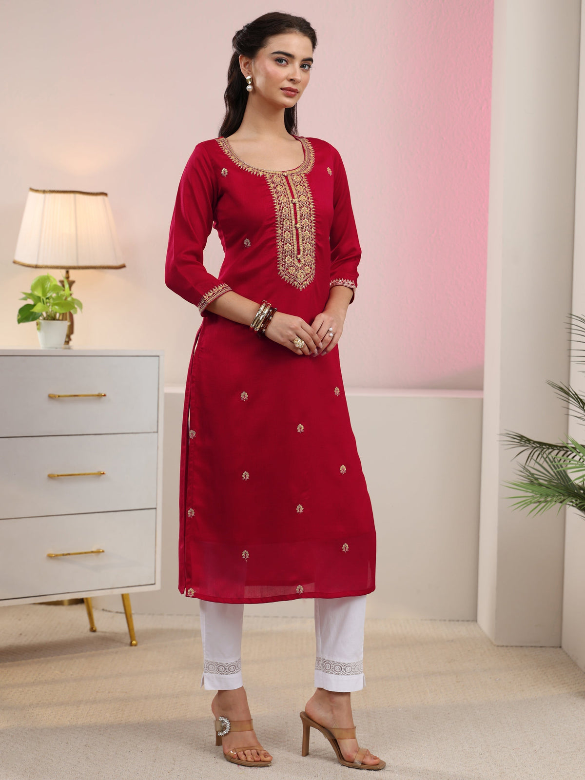 Anouk Red Floral Embroidered Silk Blend Straight Kurta
