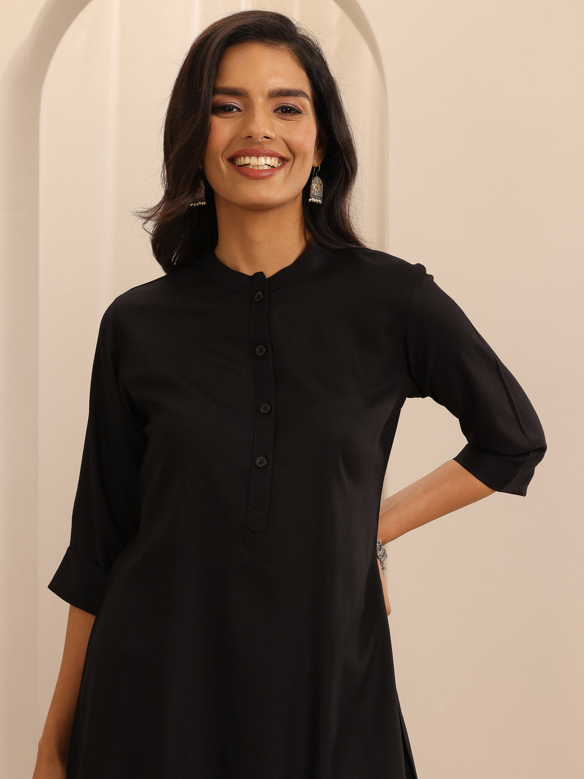 Anouk Black Solid Rayon Straight Tunic
