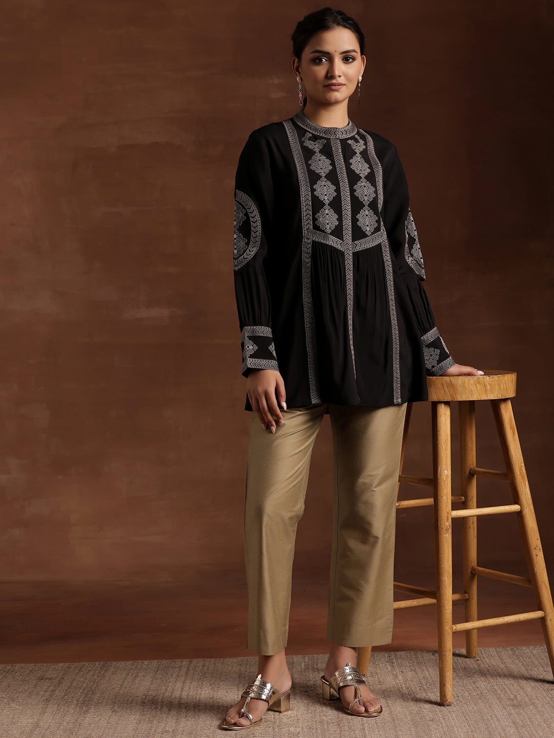 Anouk Gold Solid Silk Trousers