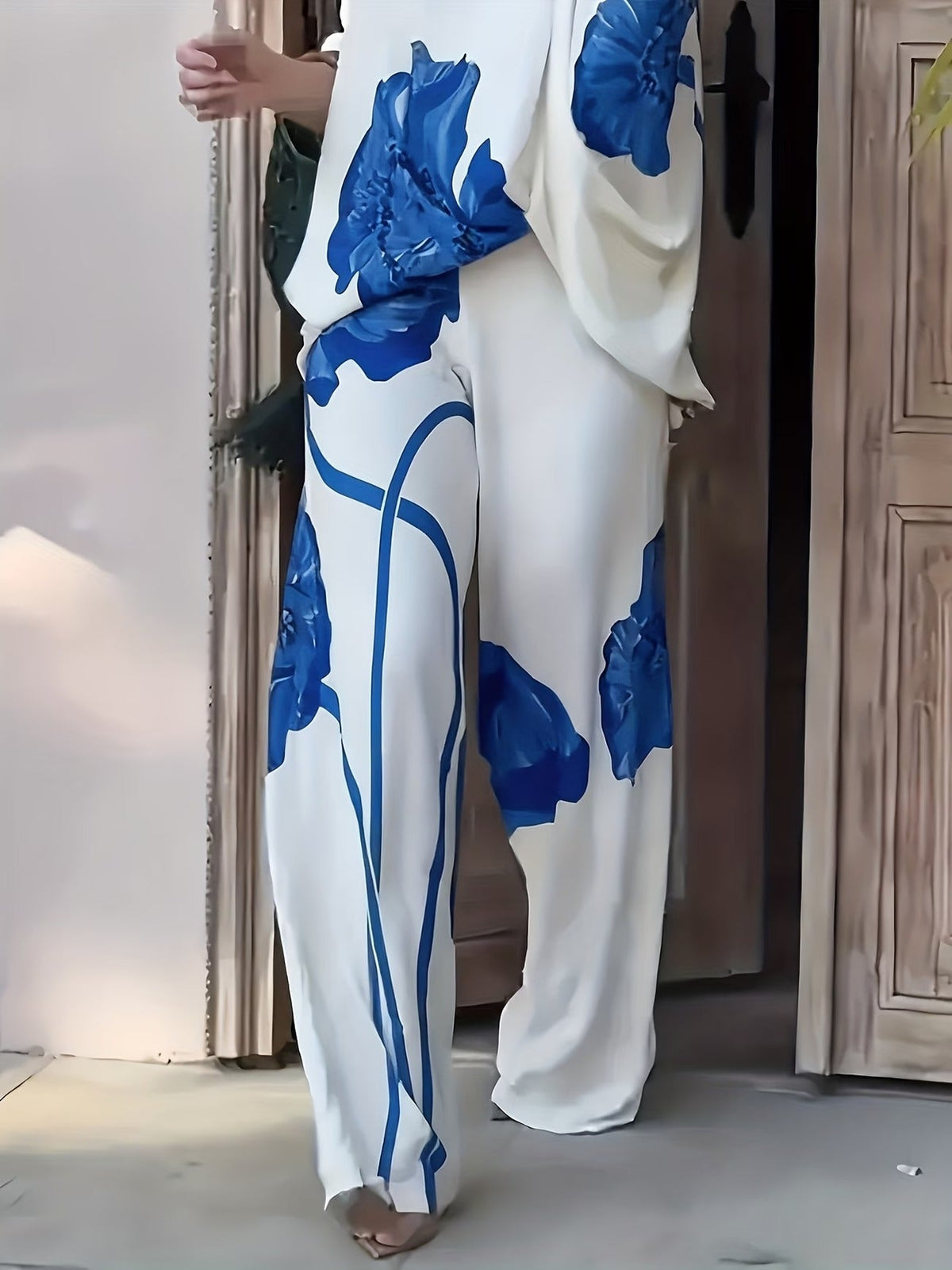 Elegant Floral Print Women’s Co-Ord Set – Comfortable Short Sleeve Top & Flowy Elastic Waist Pants