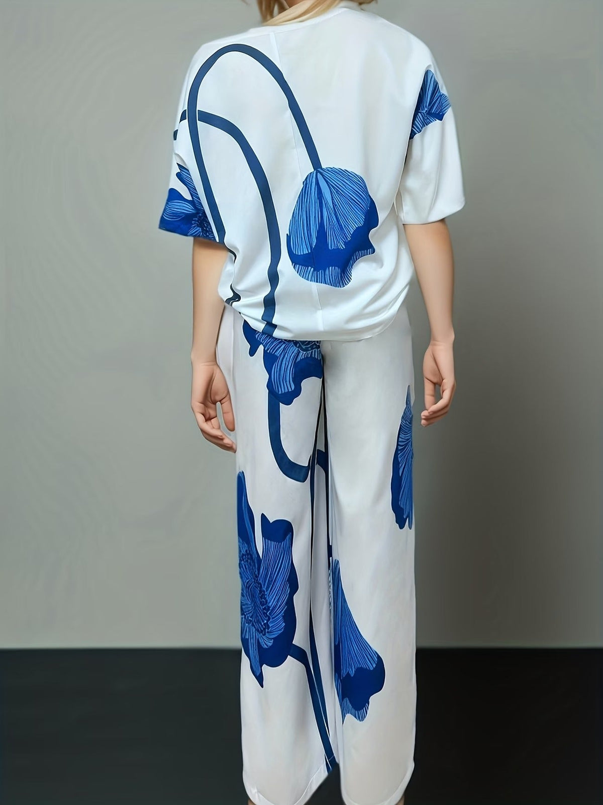 Elegant Floral Print Women’s Co-Ord Set – Comfortable Short Sleeve Top & Flowy Elastic Waist Pants