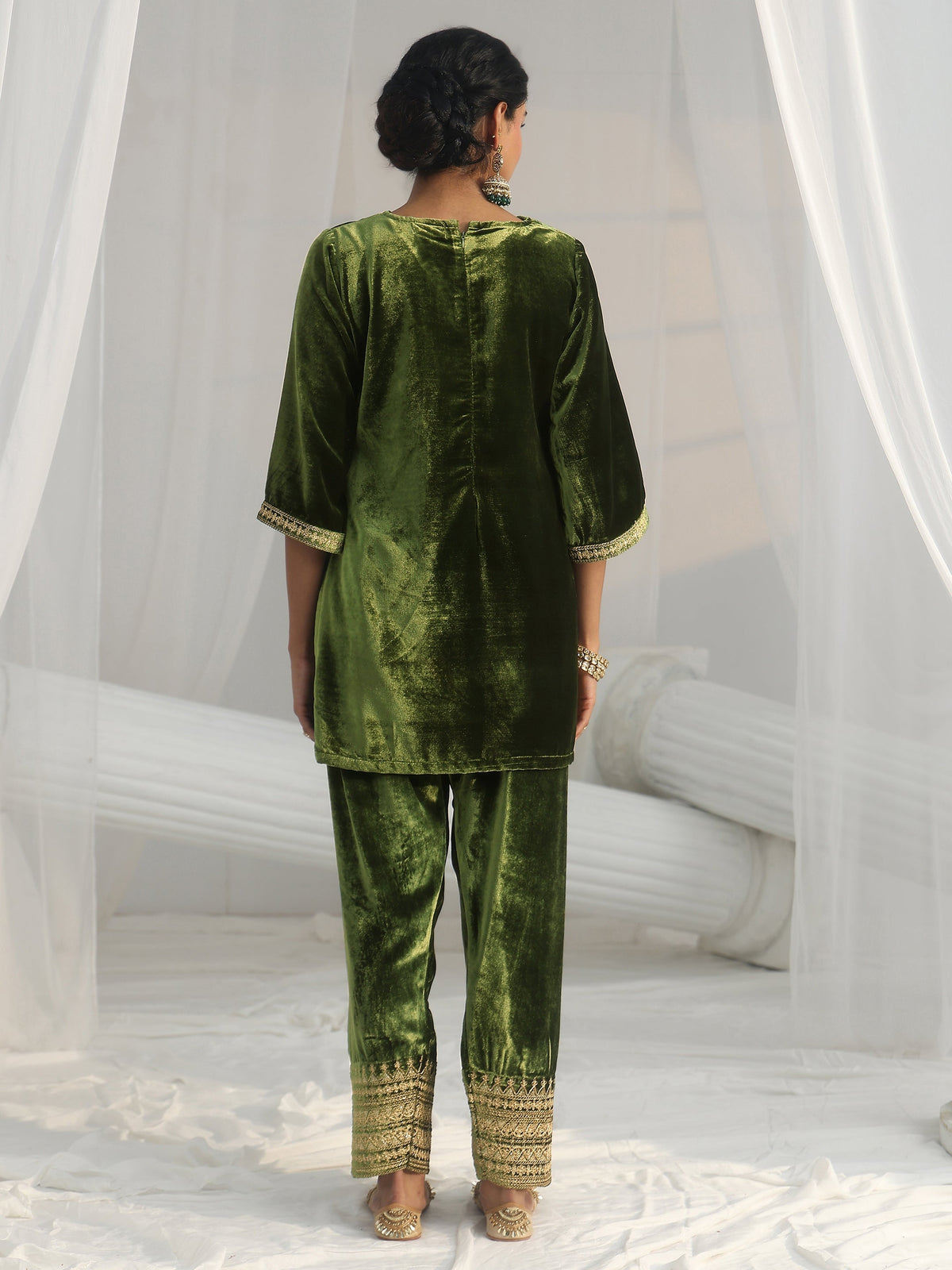 Anouk Olive Green Embroidered Velvet Co-Ord Set