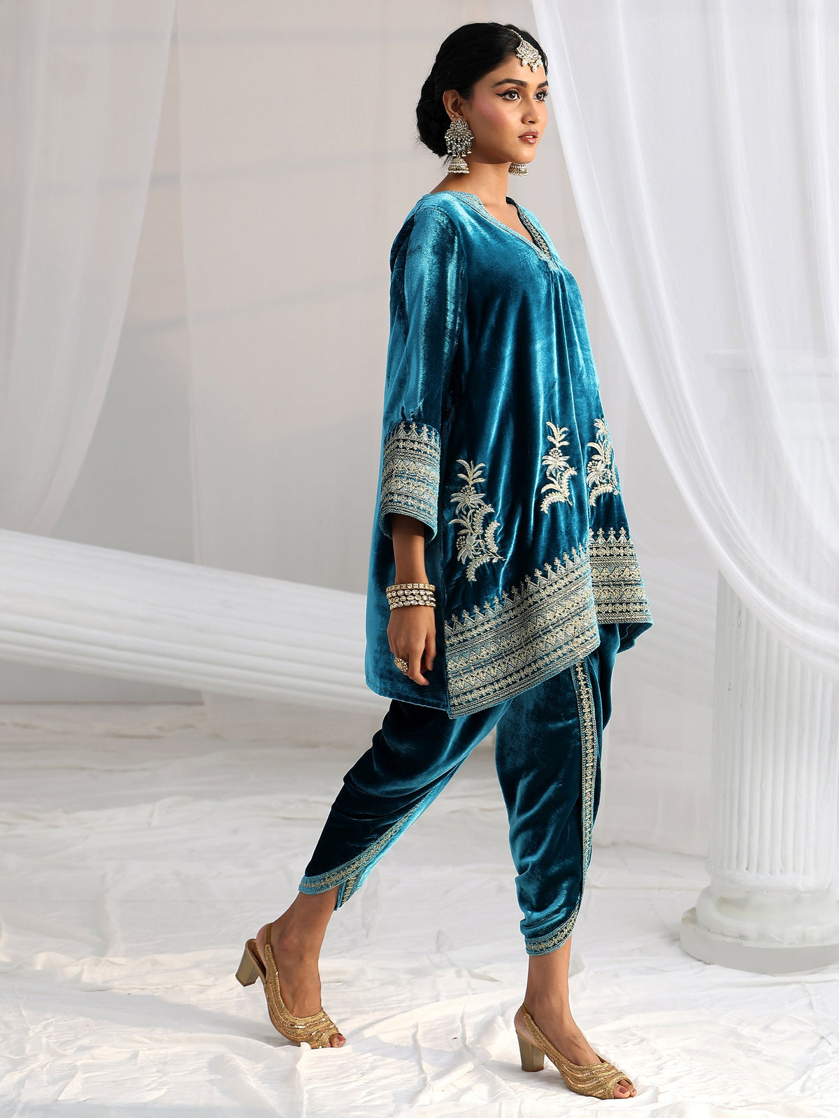 Anouk Turquoise Blue Embroidered Velvet Co-Ord Set