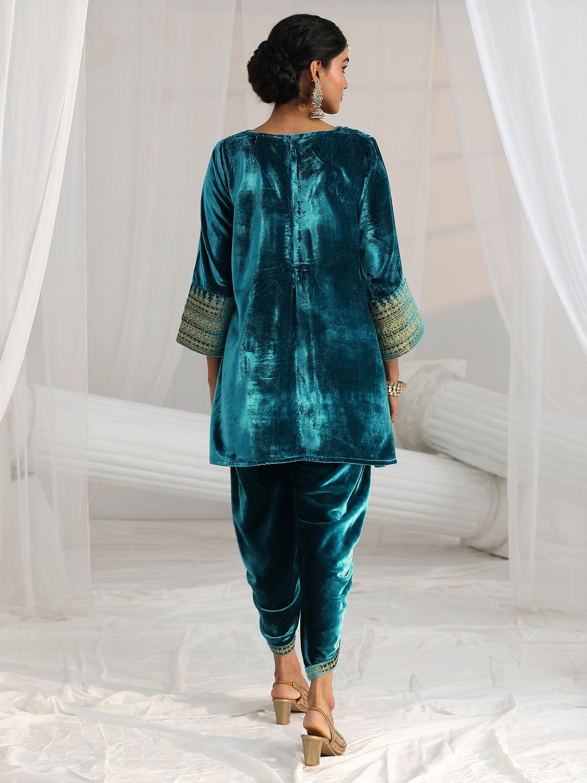 Anouk Turquoise Blue Embroidered Velvet Co-Ord Set