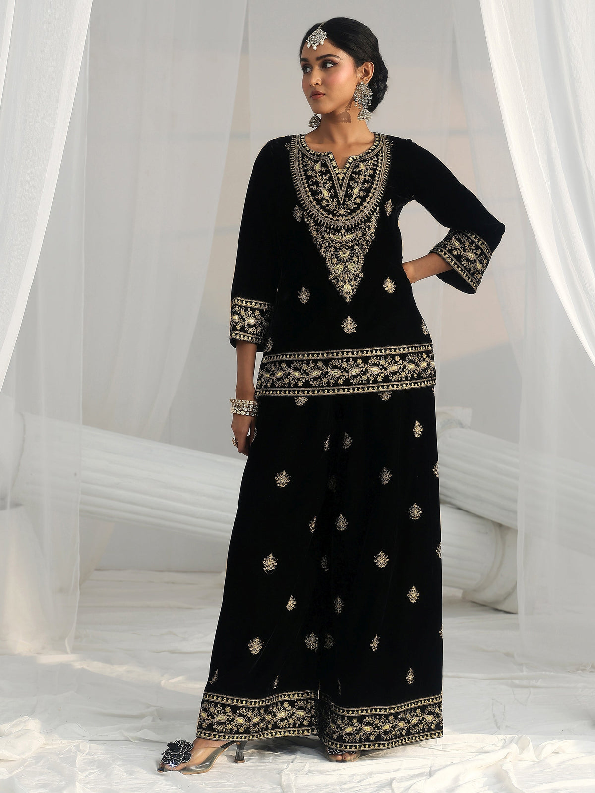 Anouk Black Yoke Embroidered Design Velvet Co-Ord Set