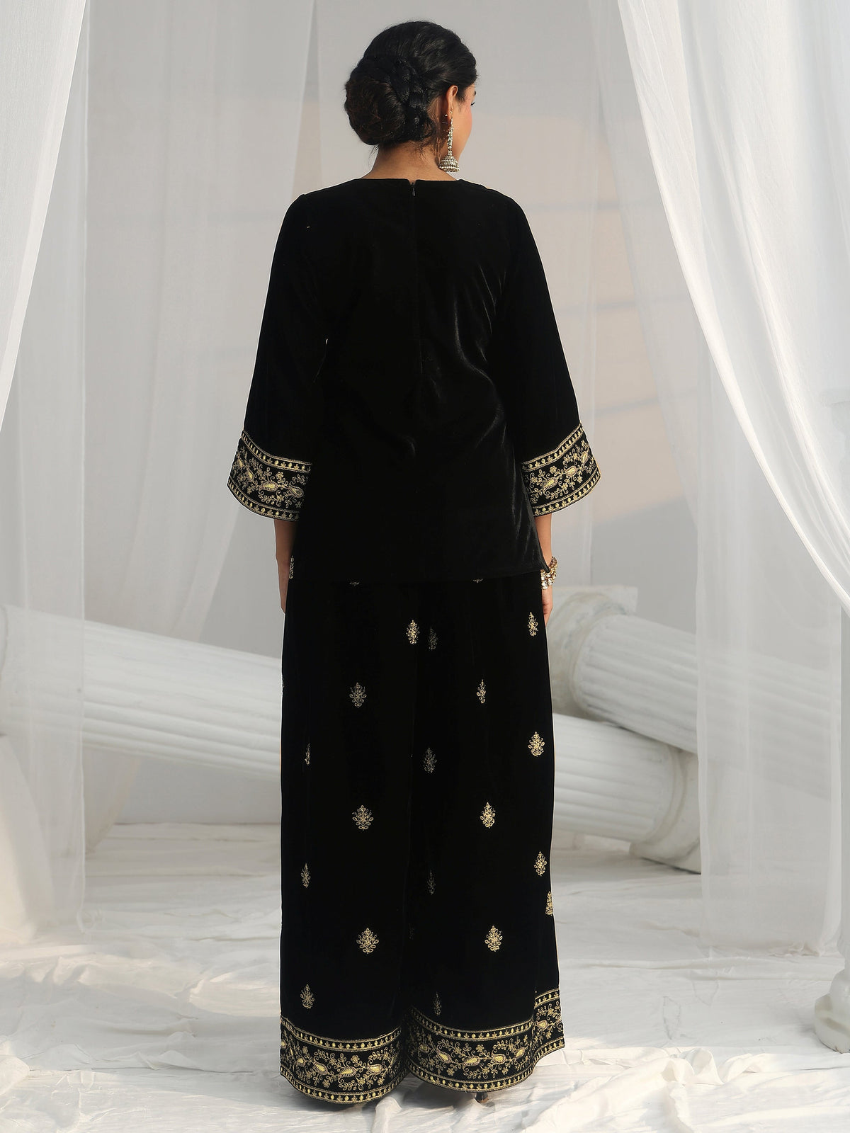 Anouk Black Yoke Embroidered Design Velvet Co-Ord Set