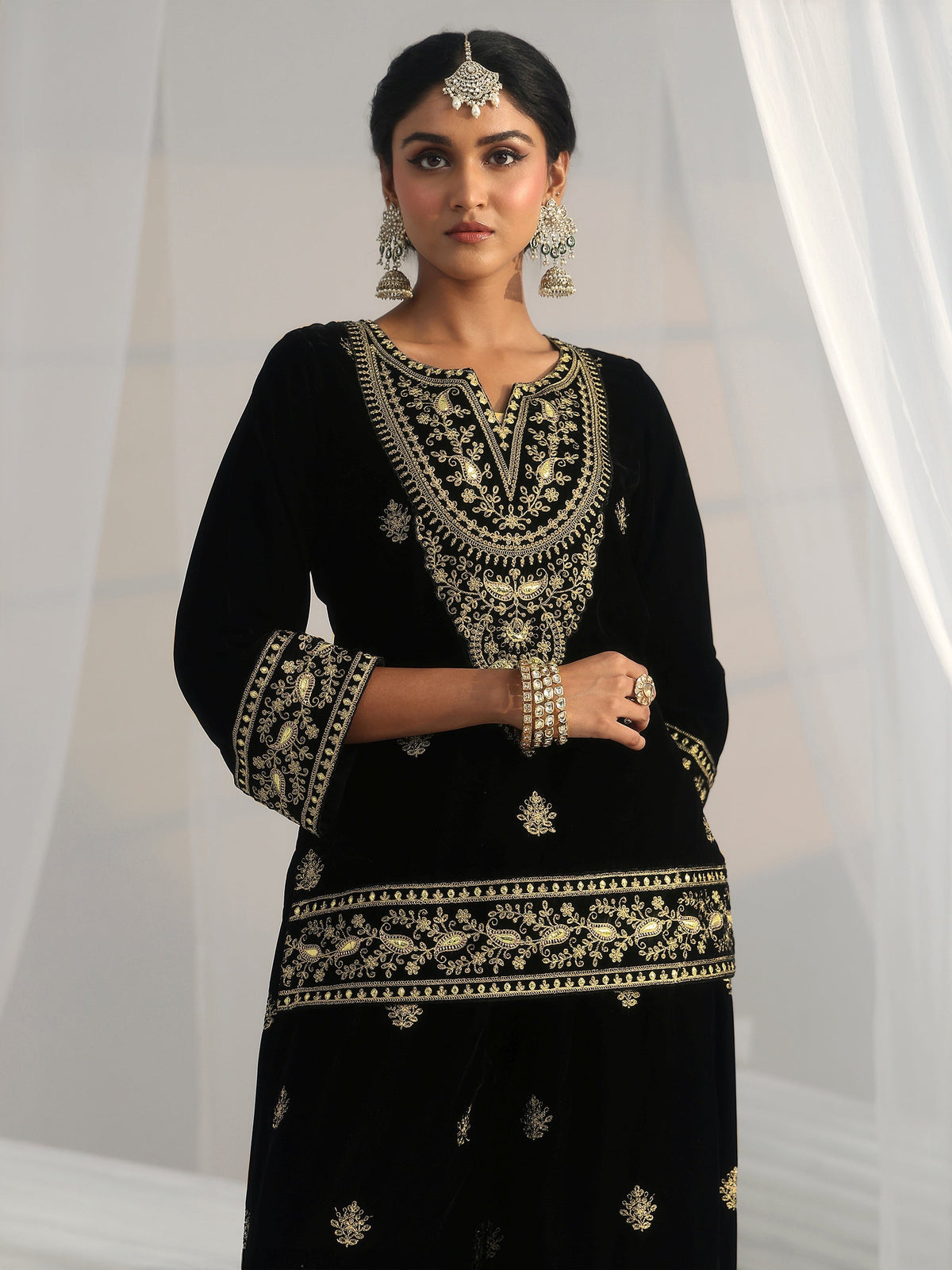 Anouk Black Yoke Embroidered Design Velvet Co-Ord Set