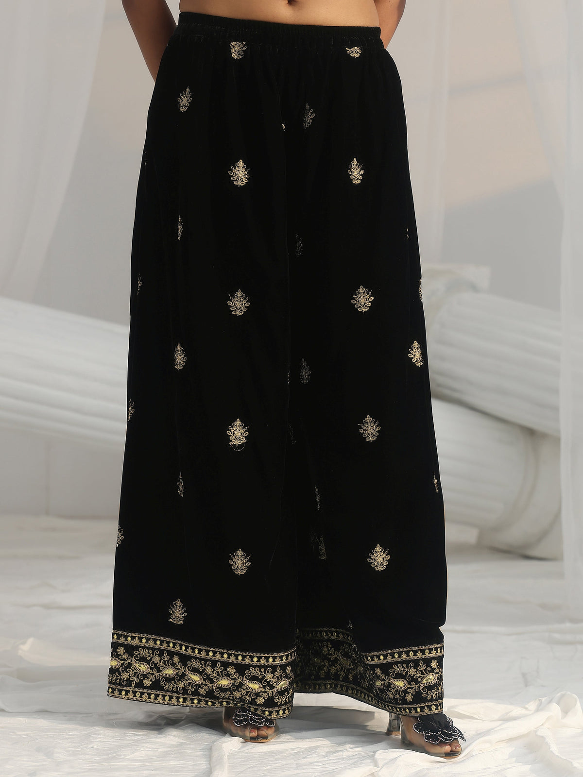 Anouk Black Yoke Embroidered Design Velvet Co-Ord Set