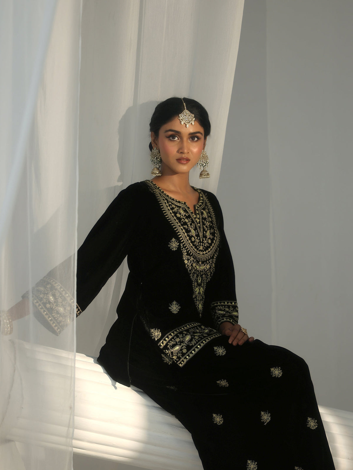 Anouk Black Yoke Embroidered Design Velvet Co-Ord Set