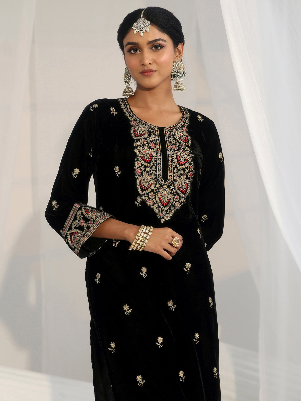 Anouk Black Ethnic Embroidered Velvet Straight Suit Set