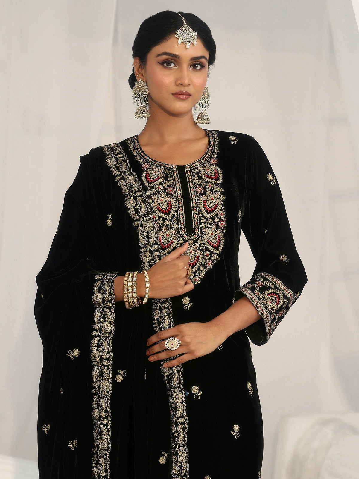 Anouk Black Ethnic Embroidered Velvet Straight Suit Set
