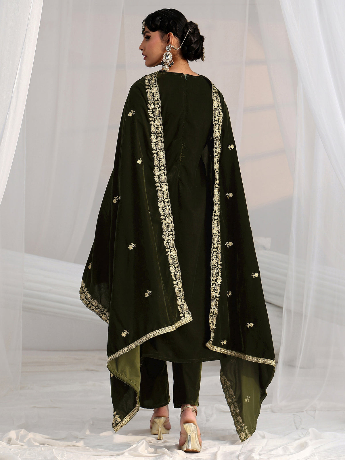 Anouk Forest Green Ethnic Embroidered Velvet Straight Suit Set