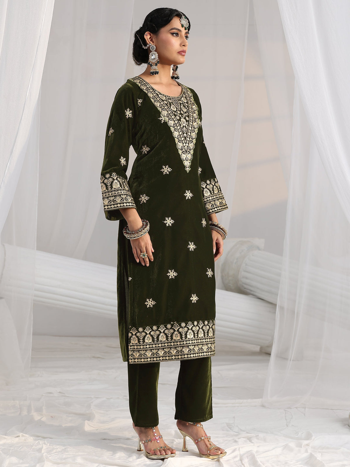 Anouk Forest Green Yoke Design Velvet Straight Suit Set