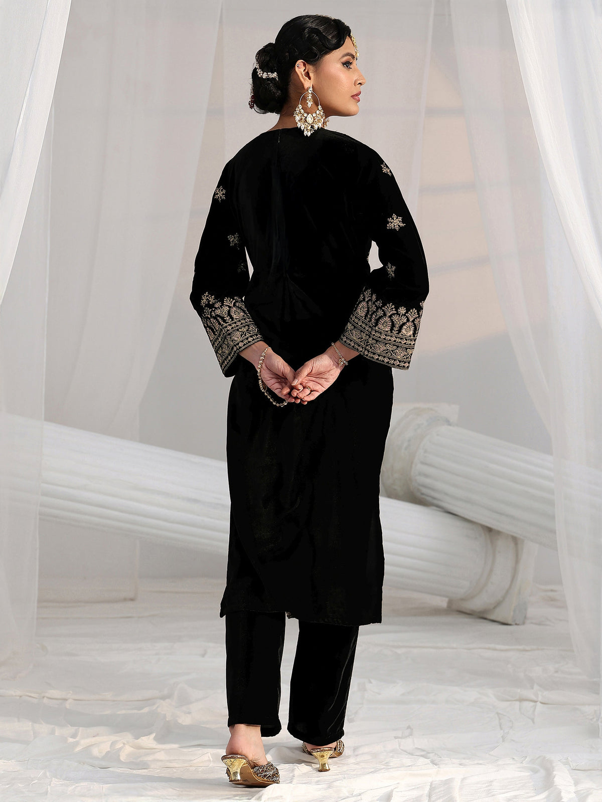 Anouk Black Yoke Design Velvet Straight Kurta Set