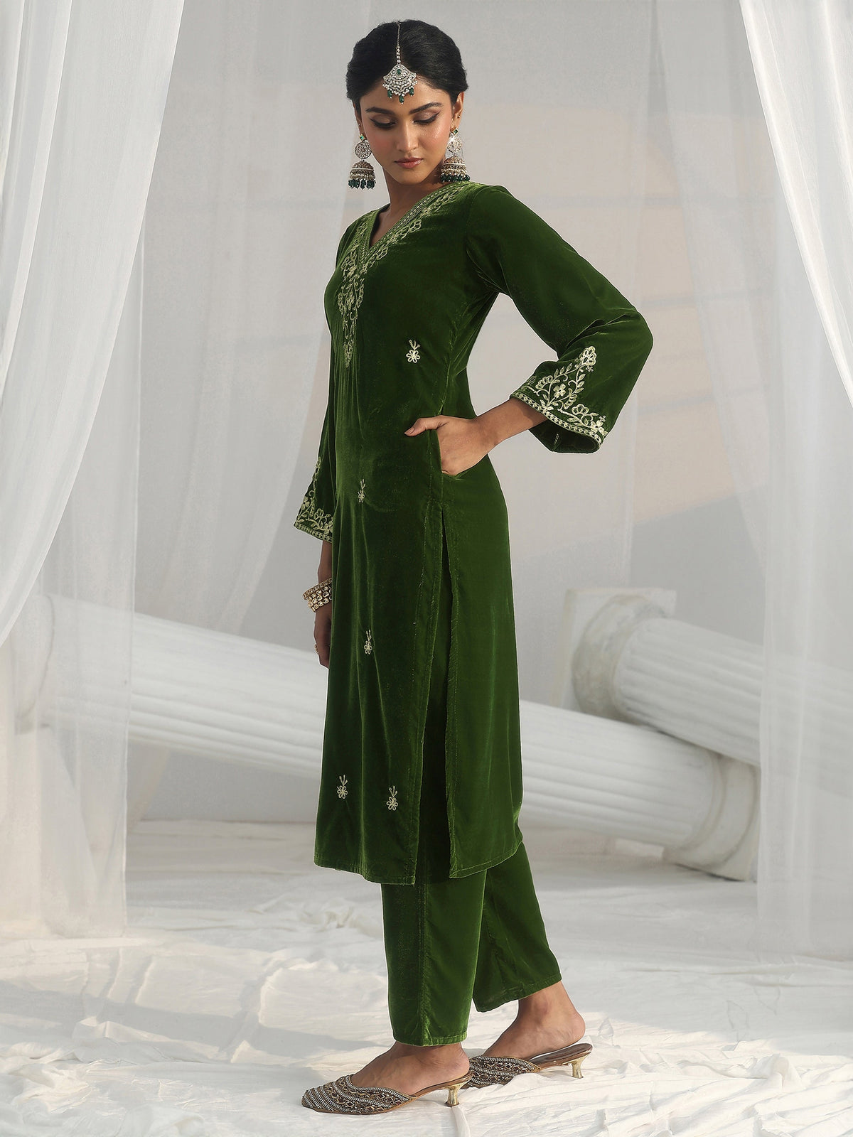 Anouk Emerald Green Ethnic Embroidered Velvet Straight Suit Set