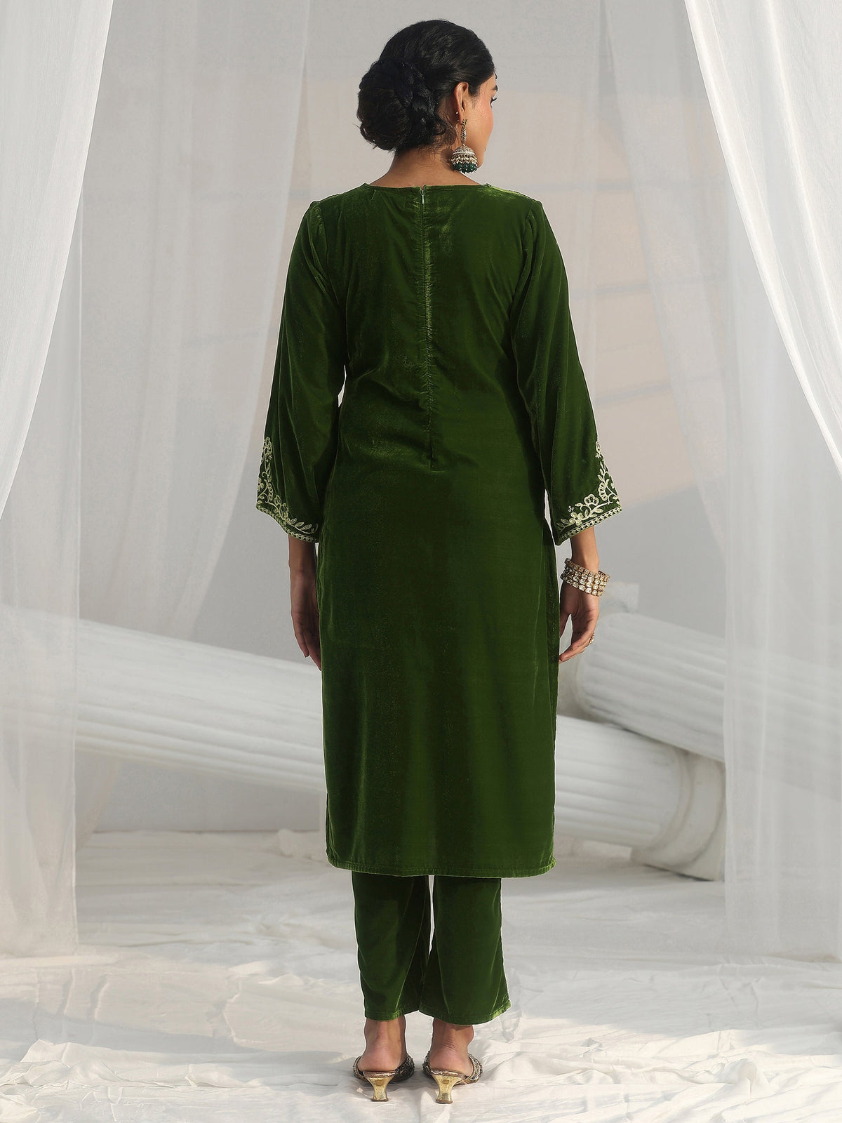 Anouk Emerald Green Ethnic Embroidered Velvet Straight Suit Set