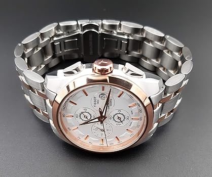 Everyday Wear Couturier Chronograph Watch With Classic Appeal