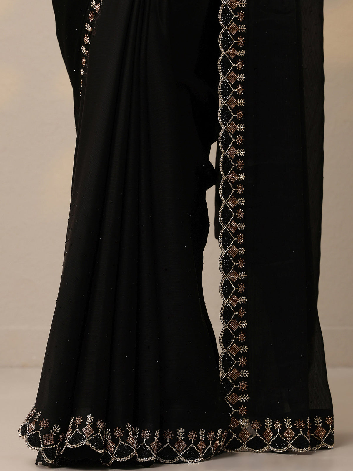 Anouk Black Embellished Silk Blend Sarees With Unstitched Blouse Piece