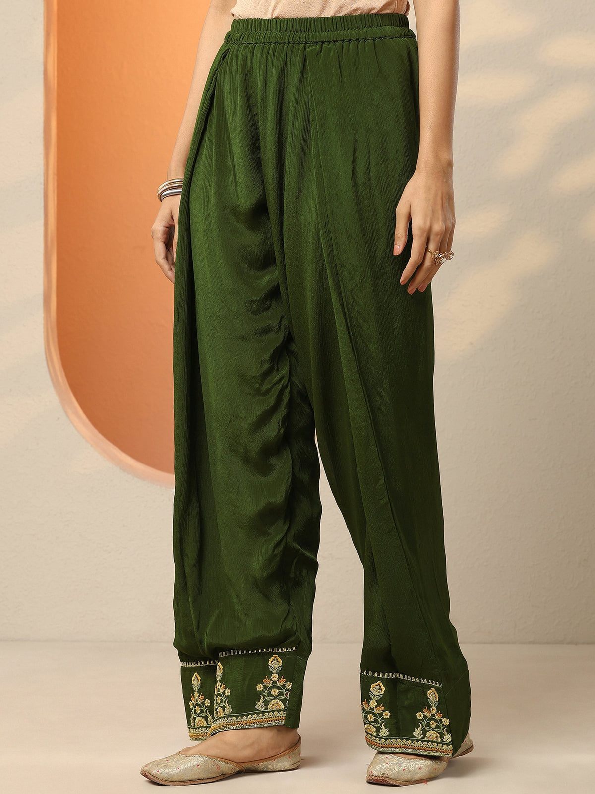 Anouk Green Embroidered Chinon Straight Suit Set With Dupatta