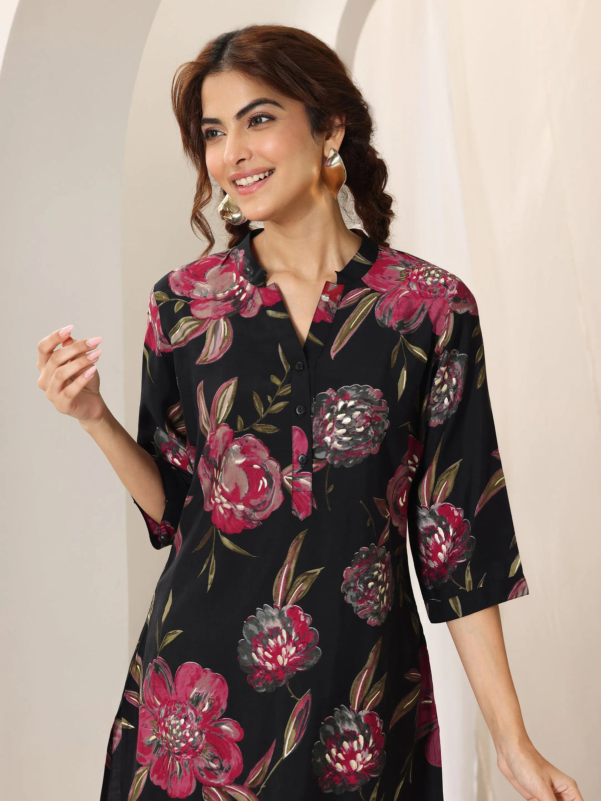 Anouk Black Printed Silk Blend Straight Short Kurti