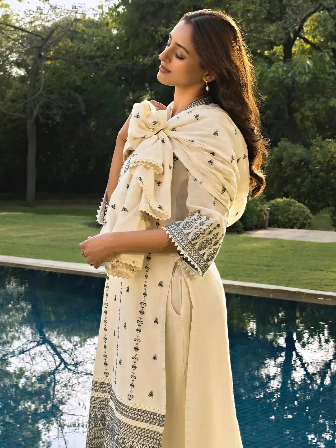 Anouk Off White Embroidered Cotton Straight Suit Set With Dupatta