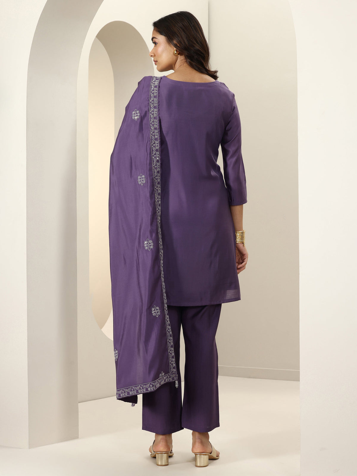 Anouk Purple Embroidered Silk Blend Straight Suit Sets With Dupatta