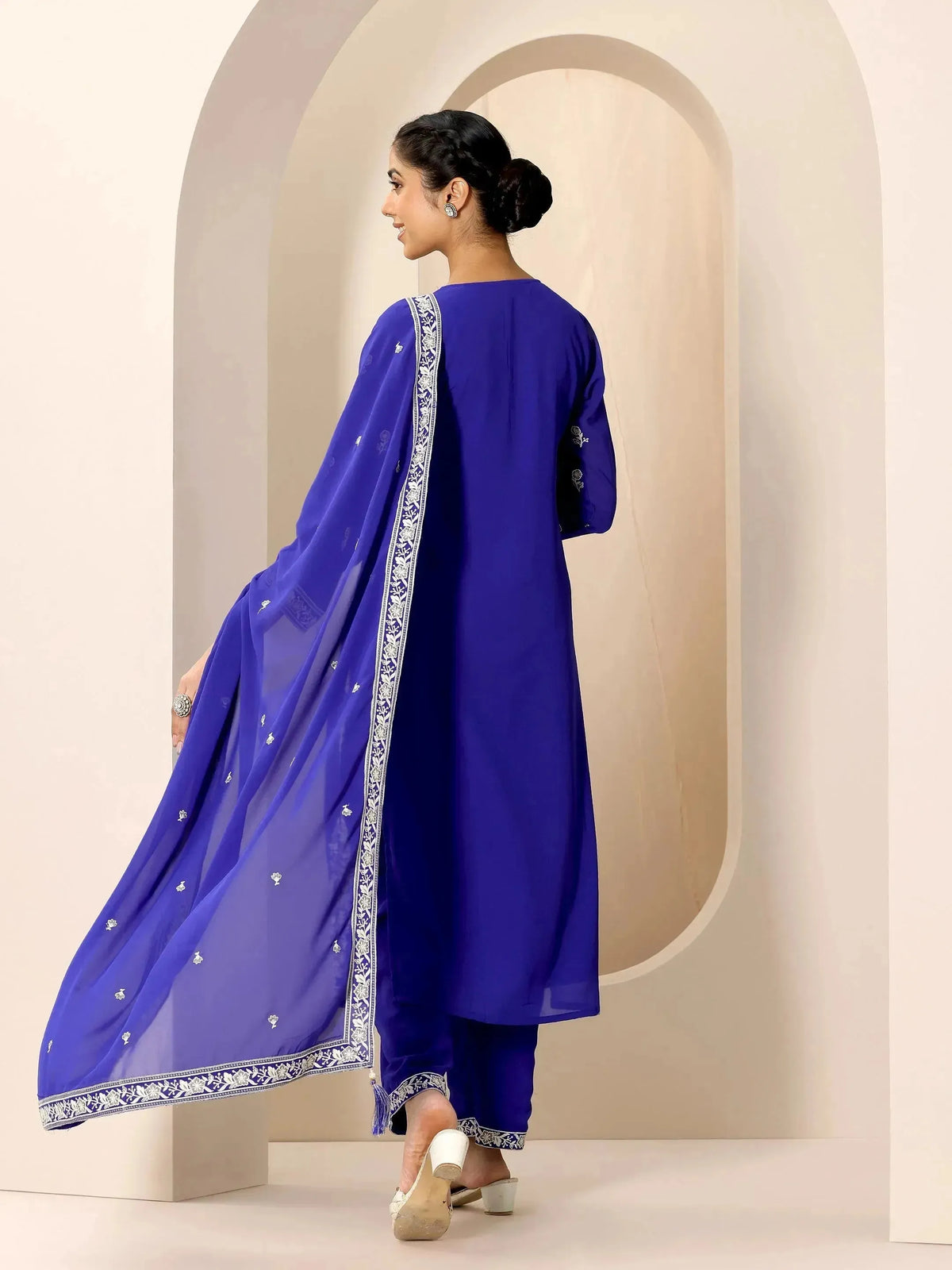 Anouk Blue Embroidered Georgette Straight Suit Set With Dupatta