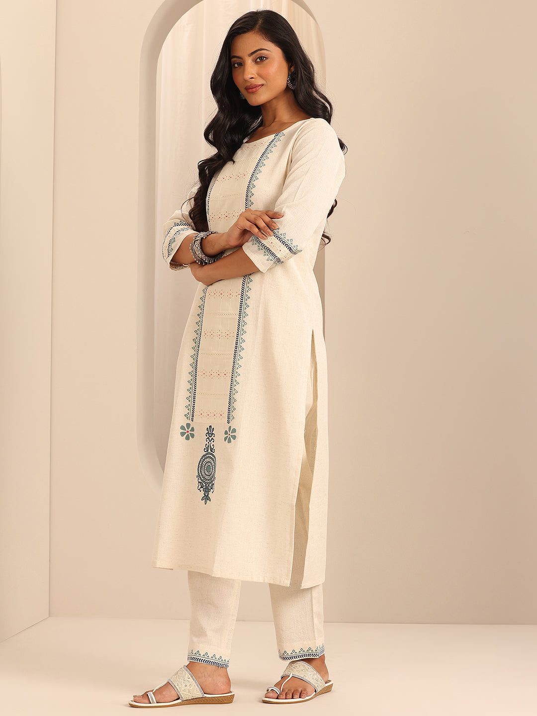 Anouk Off White Printed Cotton Blend Straight Suit Set With Dupatta