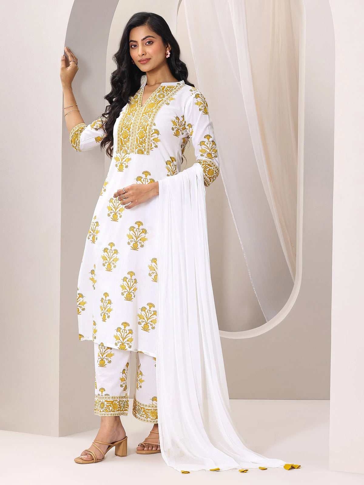 Anouk White Printed Cotton Blend Straight Suit Set With Dupatta