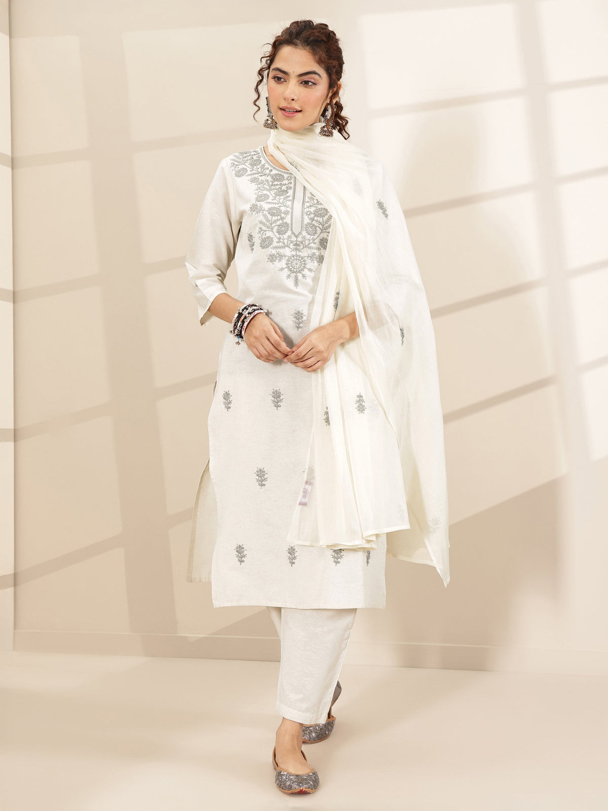 Anouk White Embroidered Cotton Blend Straight Suit Sets With Dupatta