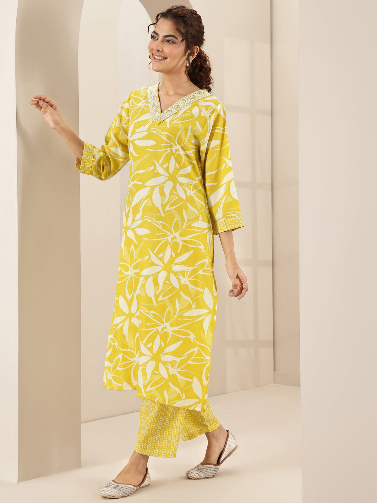 Anouk Yellow Printed Cotton Blend Straight Suit Sets With Dupatta