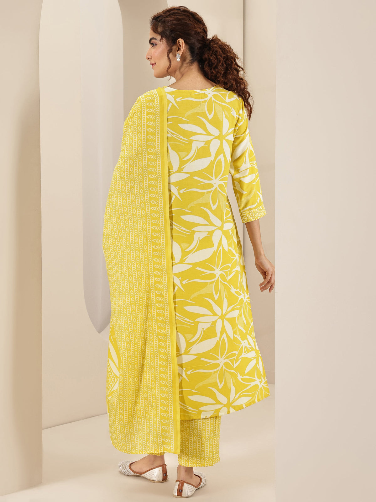 Anouk Yellow Printed Cotton Blend Straight Suit Sets With Dupatta