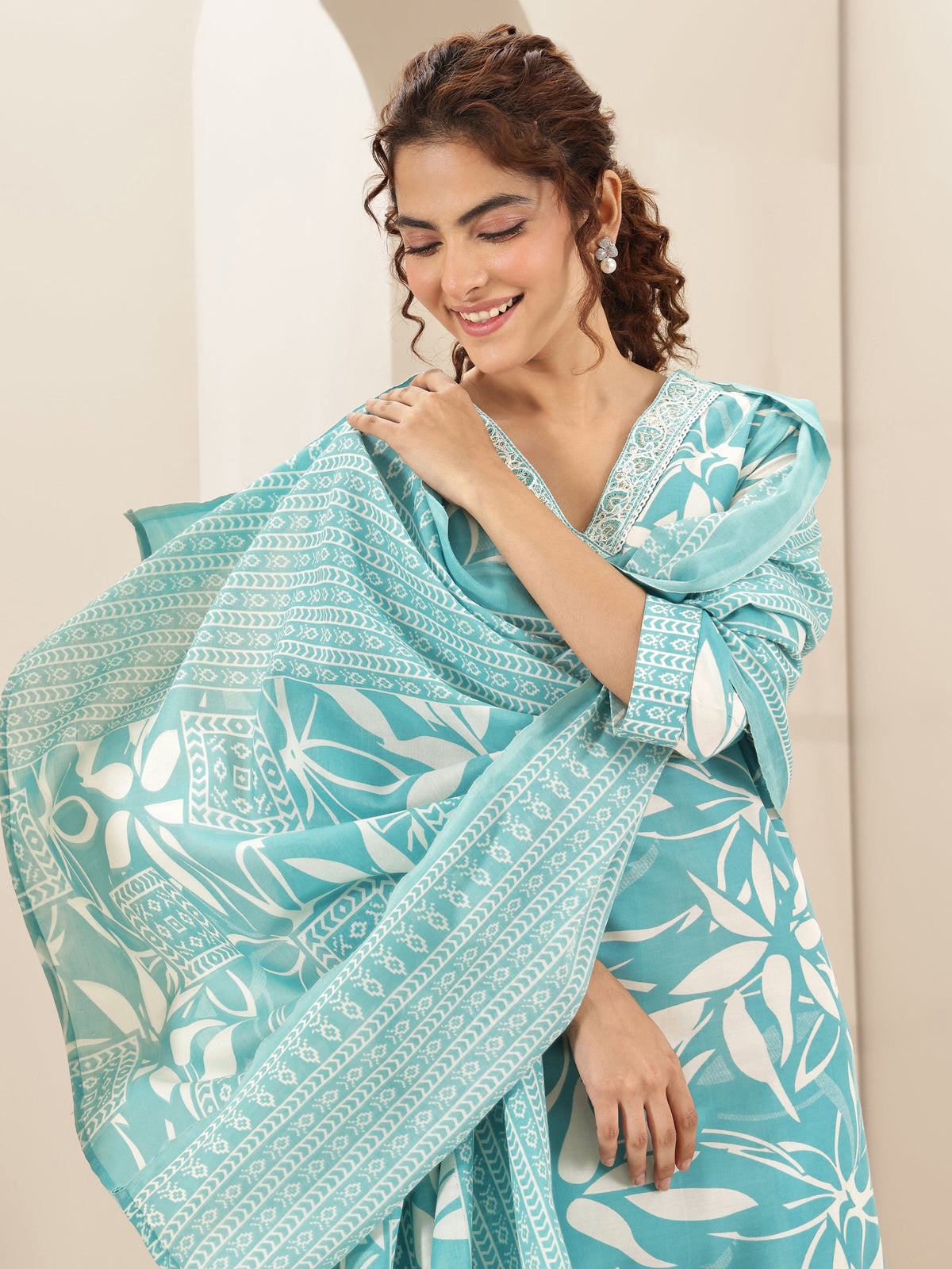 Anouk Turquoise Blue Printed Cotton Blend Straight Suit Sets With Dupatta