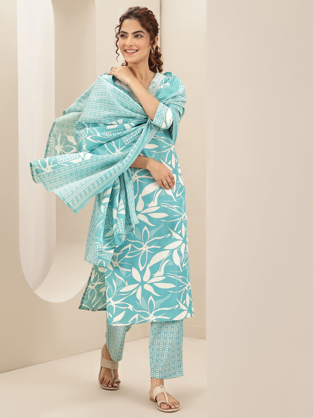 Anouk Turquoise Blue Printed Cotton Blend Straight Suit Sets With Dupatta