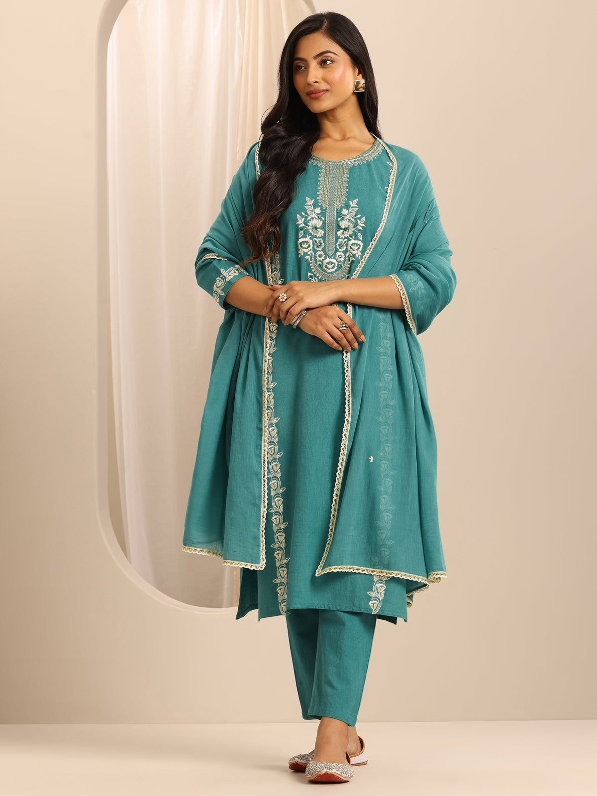 Anouk Green Embroidered Cotton Blend Straight Suit Set With Dupatta