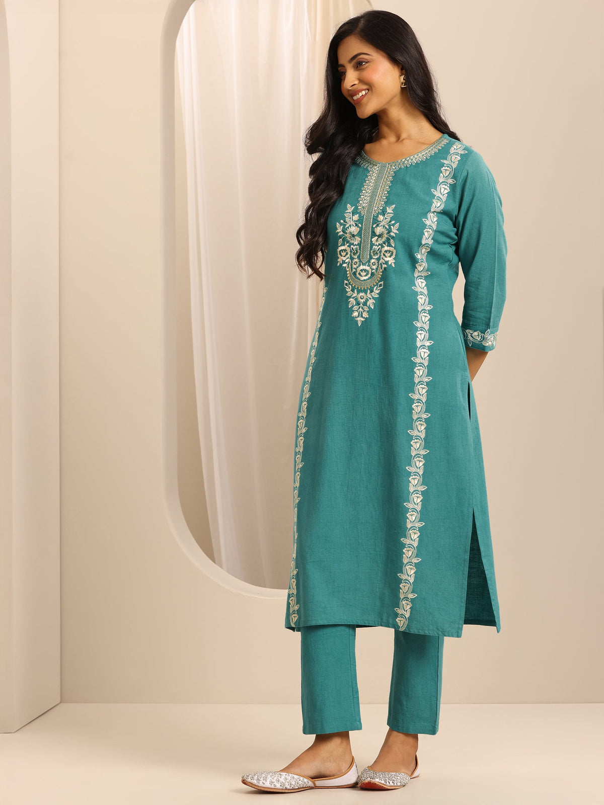 Anouk Green Embroidered Cotton Blend Straight Suit Set With Dupatta