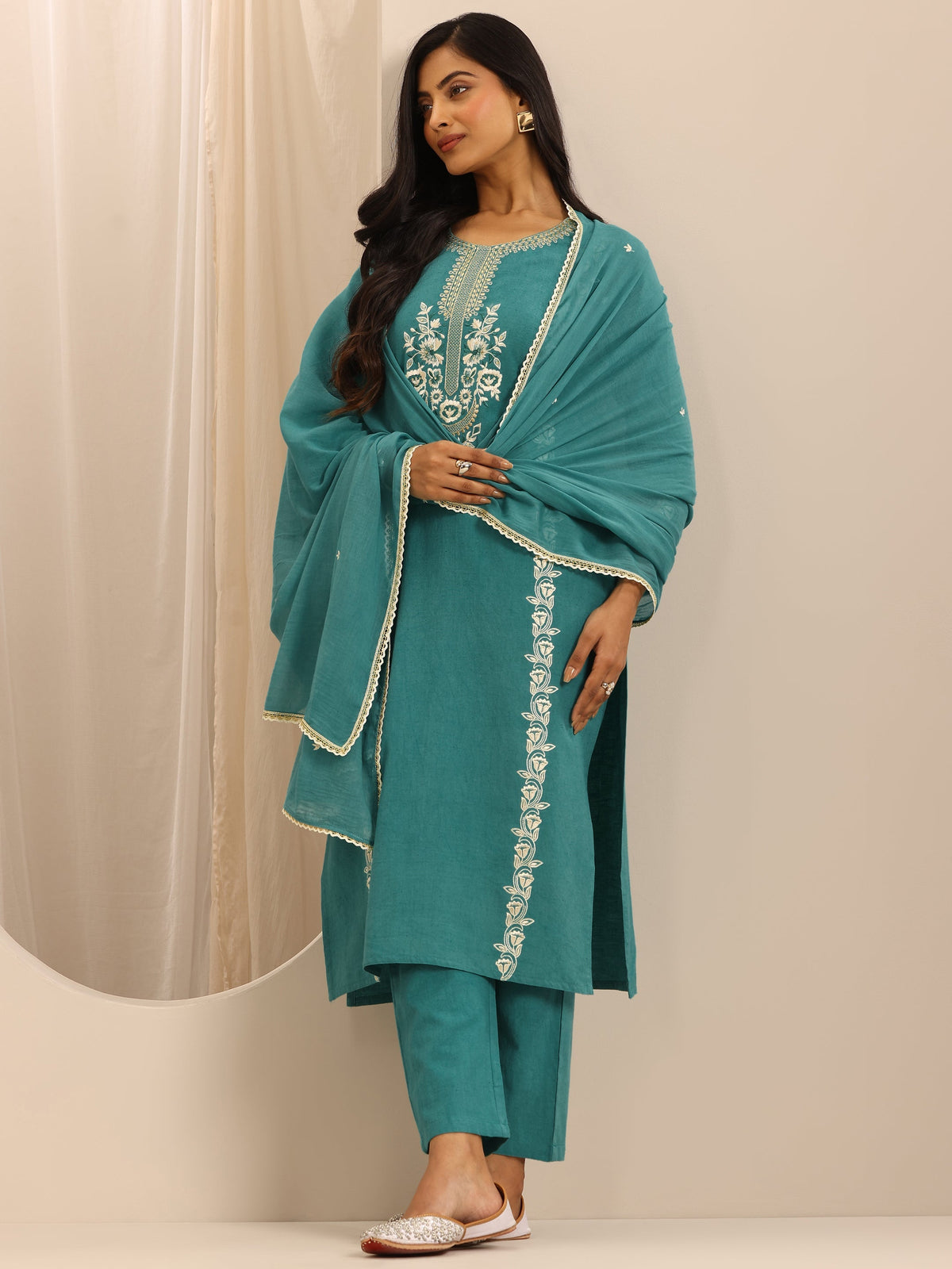 Anouk Green Embroidered Cotton Blend Straight Suit Set With Dupatta