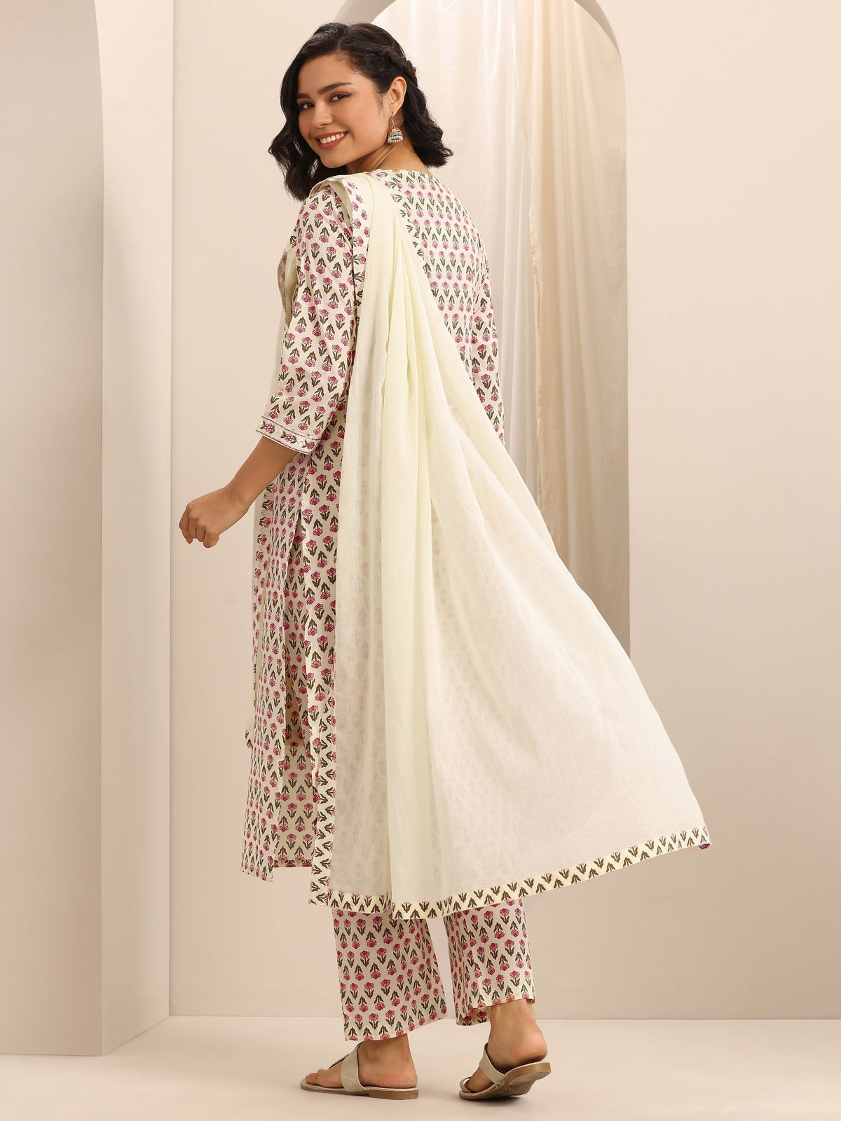 Anouk White Printed Cotton Blend Straight Suit Set With Dupatta