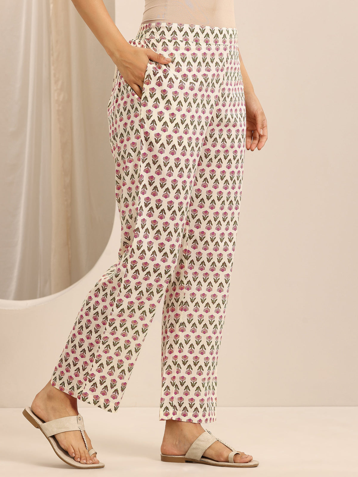Anouk White Printed Cotton Blend Straight Suit Set With Dupatta